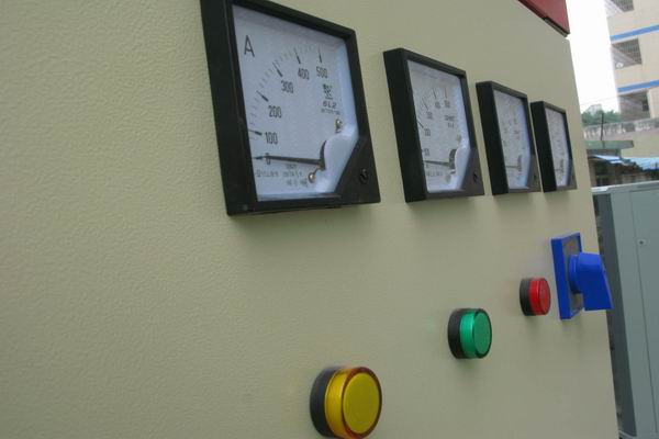 新巴尔虎右配电柜-3683讲讲配电柜注意事项